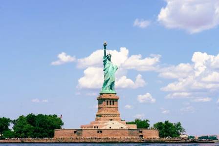 Unveiling the Tales of Iconic City Landmarks