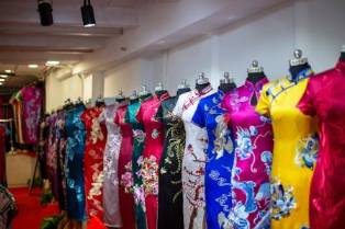 From Traditional Chinese Attire to Modern Elegance